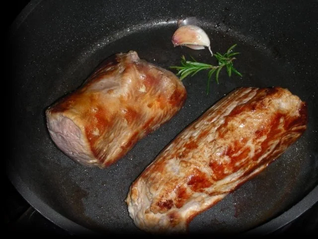 Schweinslungenbraten an Paprikasauce und Safran-Reisbirnen - Rezept - Bild Nr. 5