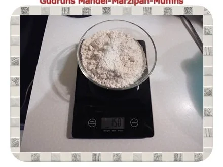 Rezept: Muffins: Mandel-Marzipan-Muffins Bild Nr. 3 Muffins: Mandel-Marzipan-Muffins - Rezept - Bild Nr. 3