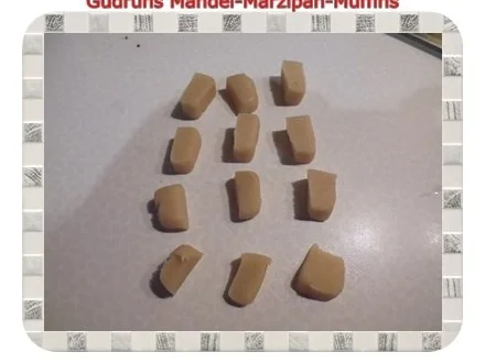 Rezept: Muffins: Mandel-Marzipan-Muffins Bild Nr. 11 Muffins: Mandel-Marzipan-Muffins - Rezept - Bild Nr. 11