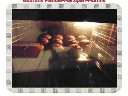 Rezept: Muffins: Mandel-Marzipan-Muffins Bild Nr. 14 Muffins: Mandel-Marzipan-Muffins - Rezept - Bild Nr. 14