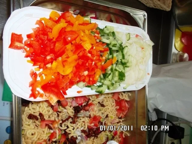 Rezept: Nudelsalat mit getrockneten Tomaten Bild Nr. 5 Nudelsalat mit getrockneten Tomaten - Rezept - Bild Nr. 5