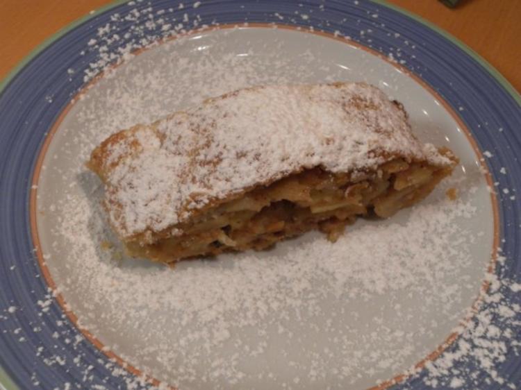 Apfelstrudel mit Quarkteig - Rezept mit Video - kochbar.de