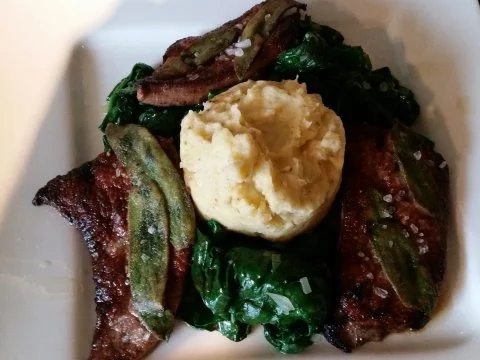 Kalbsleber mit Salbei, Blattspinat und Kartoffelpuree - Rezept