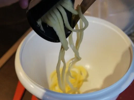 Rezept: Fischfilet im Bierteig, Spaghettikartoffelkröstie und Brokkoliröschen Bild Nr. 7 Fischfilet im Bierteig, Spaghettikartoffelkröstie und Brokkoliröschen - Rezept - Bild Nr. 7