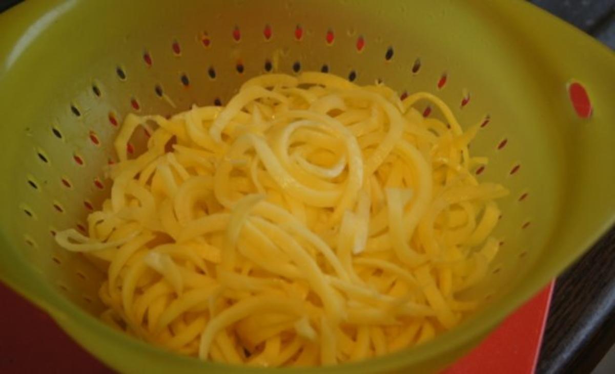 Fischfilet im Bierteig, Spaghettikartoffelkröstie und Brokkoliröschen - Rezept - Bild Nr. 8