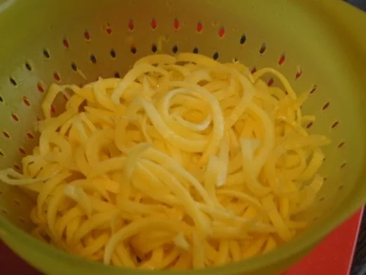 Rezept: Fischfilet im Bierteig, Spaghettikartoffelkröstie und Brokkoliröschen Bild Nr. 8 Fischfilet im Bierteig, Spaghettikartoffelkröstie und Brokkoliröschen - Rezept - Bild Nr. 8