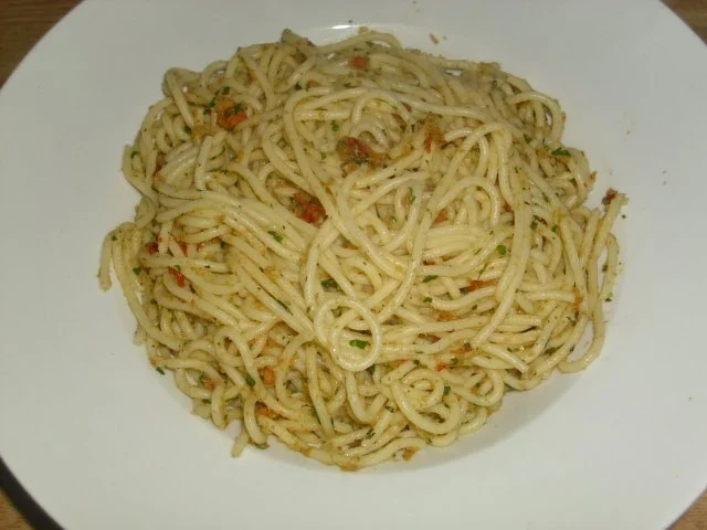 Spaghetti mit Sardellen und Brotbrösel - Rezept
