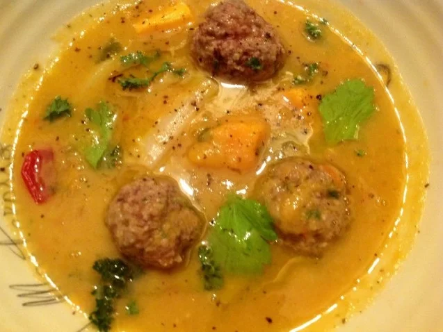 Rezept: Schwarzwurzelsuppe mit Hackbällchen Bild Nr. 3 Schwarzwurzelsuppe mit Hackbällchen - Rezept - Bild Nr. 3