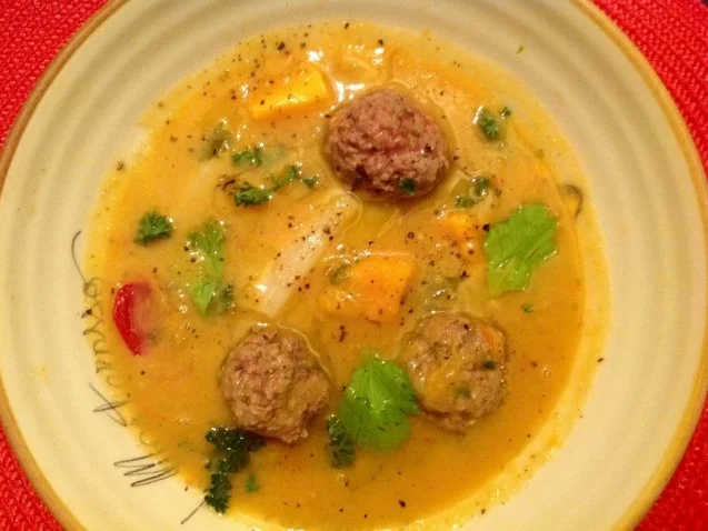 Rezept: Schwarzwurzelsuppe mit Hackbällchen Bild Nr. 4 Schwarzwurzelsuppe mit Hackbällchen - Rezept - Bild Nr. 4