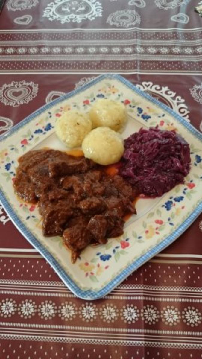 gulasch..sehr herzhaft-halb wild/rind - Rezept - kochbar.de gulasch..sehr herzhaft-halb wild/rind - Rezept - kochbar.de
