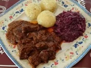 gulasch..sehr herzhaft-halb wild/rind - Rezept