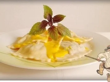 Rezept: Schwäbische Maultaschen mit pikanter Käse Sauce nappiert Schwäbische Maultaschen mit pikanter Käse Sauce nappiert - Rezept