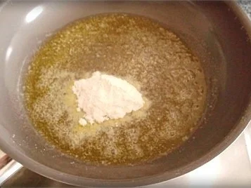 Rezept: Schwäbische Maultaschen mit pikanter Käse Sauce nappiert Bild Nr. 7 Schwäbische Maultaschen mit pikanter Käse Sauce nappiert - Rezept - Bild Nr. 7