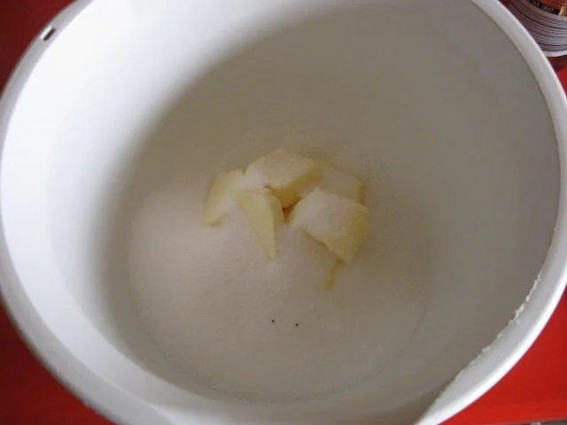 Gugelhupf mit Quark und Nussschokolade - Rezept - Bild Nr. 3