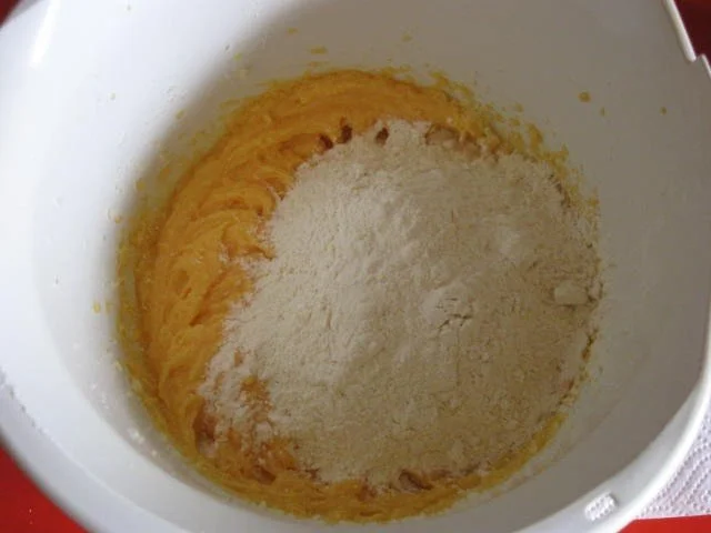 Gugelhupf mit Quark und Nussschokolade - Rezept - Bild Nr. 6