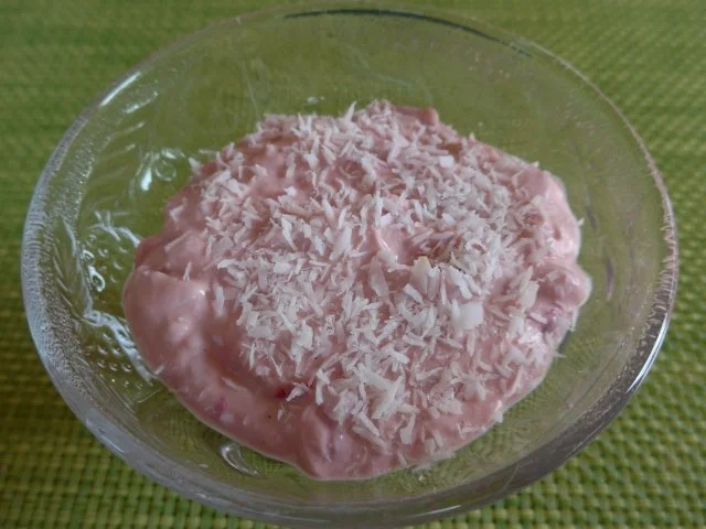 Dessert : Himbeer - Quark mit Kokosflocken - Rezept
