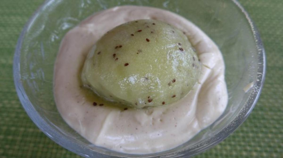 Dessert : Geeiste Kiwi auf Quark - Rezept