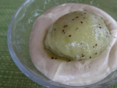 Dessert : Geeiste Kiwi auf Quark - Rezept