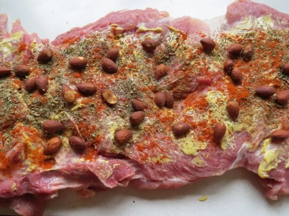Rollbraten mit Rauchmandeln - Rezept - Bild Nr. 2
