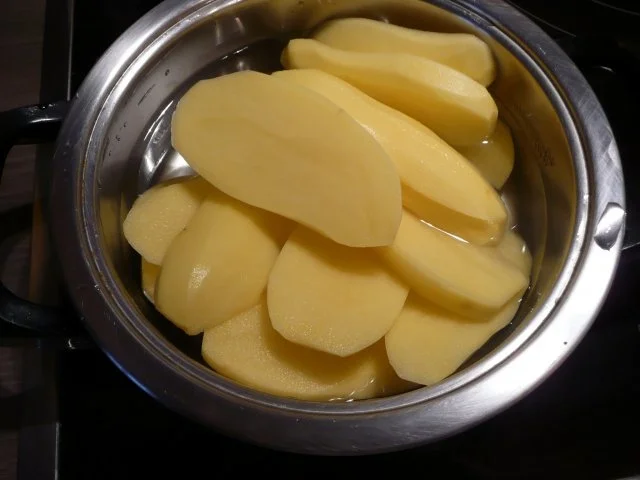 Rezept: # Zigeuner - Kartoffel - Lyoner - Gratin # Bild Nr. 2 # Zigeuner - Kartoffel - Lyoner - Gratin # - Rezept - Bild Nr. 2