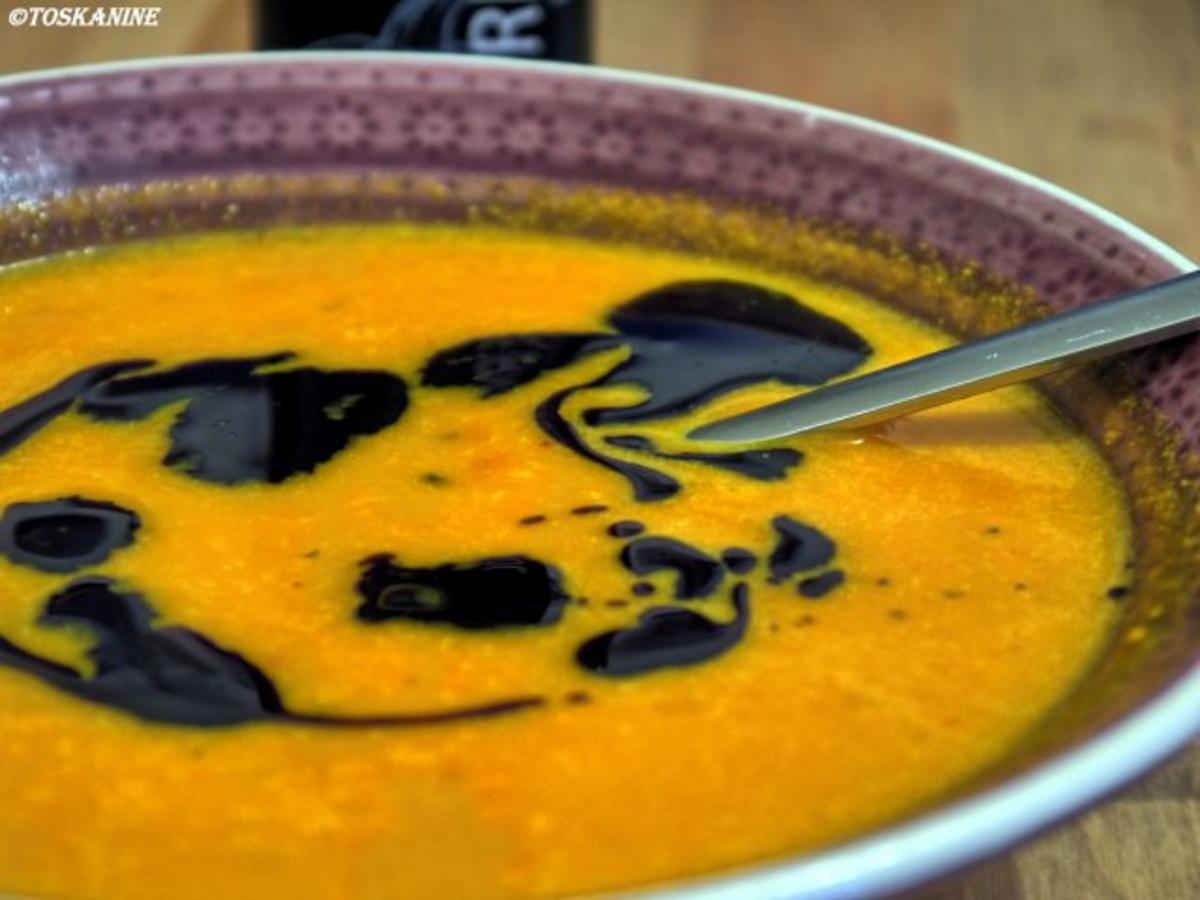 Kürbis-Apfel-Suppe - Rezept mit Bild - kochbar.de