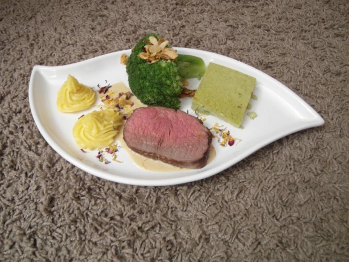 Roastbeef Mit Kaffee Whisky Sahne Schaum Broccoli Und Herzoginkartoffeln Rezept Kochbar De