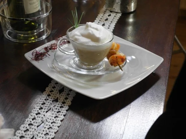 Rezept: Kartoffel-Cappuccino mit Maronen-Scampi-Spieß Kartoffel-Cappuccino mit Maronen-Scampi-Spieß - Rezept