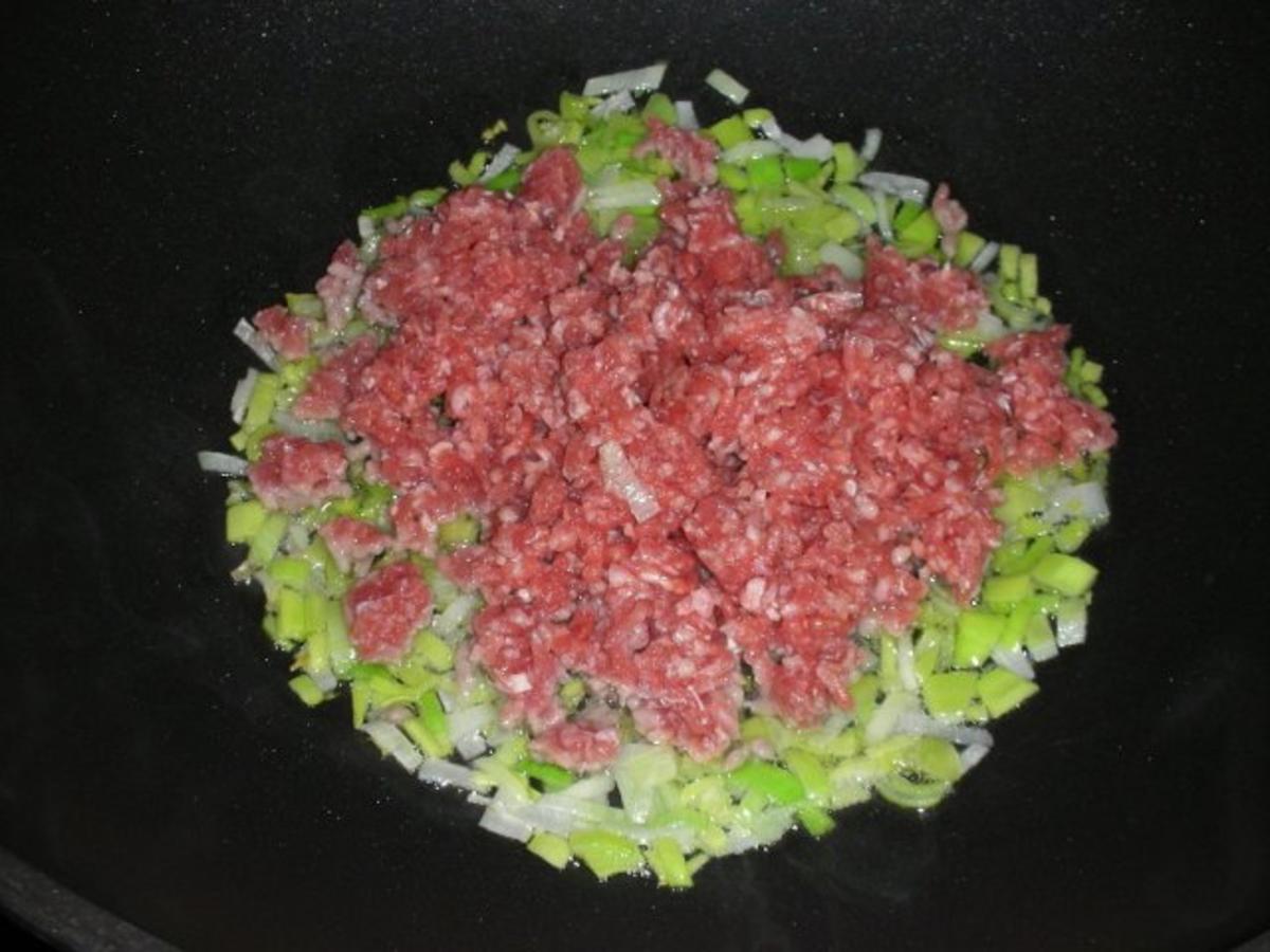 Mit Hackfleisch gefüllte Kohlrabi an Rote Bete - Spaghetti - Rezept - Bild Nr. 7