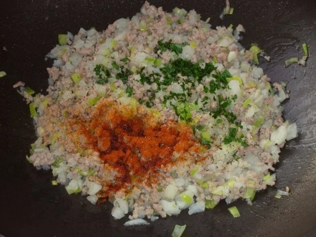 Mit Hackfleisch gefüllte Kohlrabi an Rote Bete - Spaghetti - Rezept - Bild Nr. 10