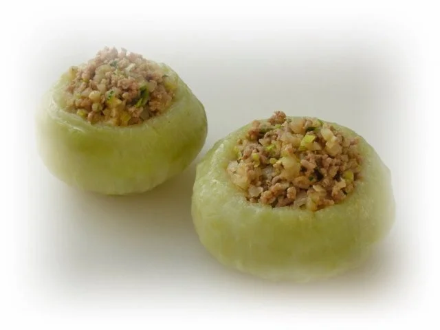 Mit Hackfleisch gefüllte Kohlrabi an Rote Bete - Spaghetti - Rezept - Bild Nr. 11