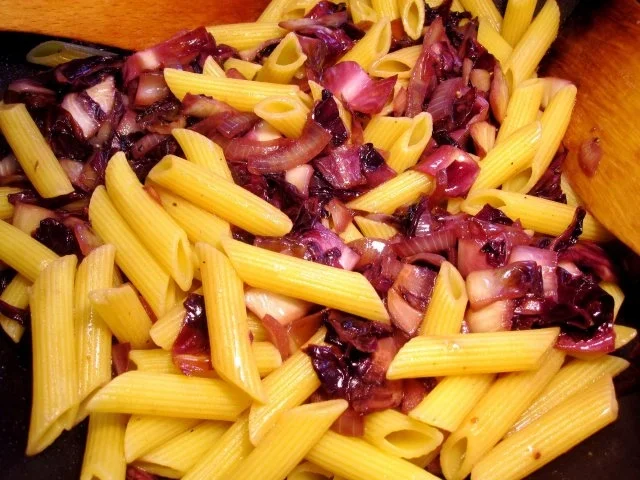 Rezept: Pasta mit gebratenem Radicchio Bild Nr. 7 Pasta mit gebratenem Radicchio - Rezept - Bild Nr. 7