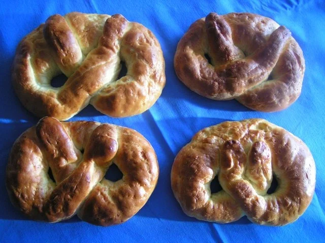 Rezept: Neujahrsbrezel / Neujahrswecken Bild Nr. 2 Neujahrsbrezel / Neujahrswecken - Rezept - Bild Nr. 2