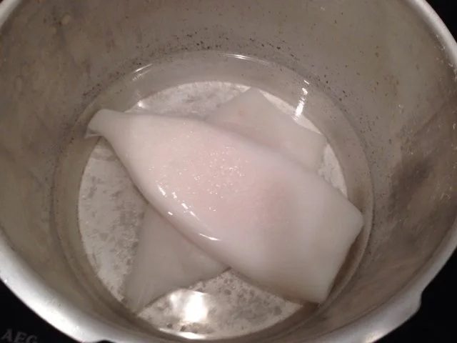 Calamaris in Bierteig frittiert mit Knoblauchmayonnaise - Rezept - Bild Nr. 2