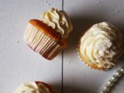 White Cupcakes with Cream Cheese Frosting - Rezept