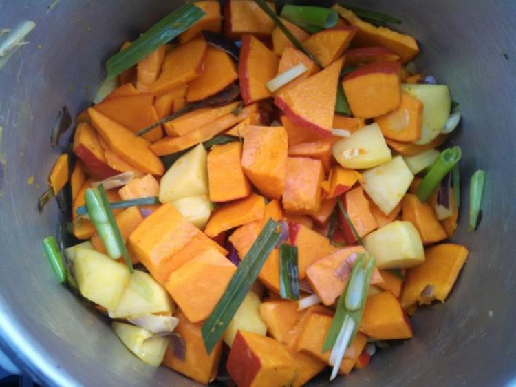 Thai Kürbis Kokosnuss Curry creme suppe ... - Rezept - kochbar.de