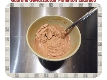 Rezept: Brotaufstrich: Gewürzbutter Pimenton Estofado Bild Nr. 4 Brotaufstrich: Gewürzbutter Pimenton Estofado - Rezept - Bild Nr. 4