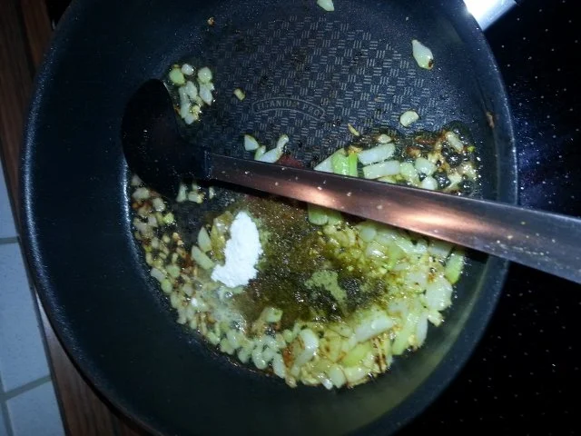 Rezept: Grünes Gemüsecurry mit scharfen Spießen Bild Nr. 4 Grünes Gemüsecurry mit scharfen Spießen - Rezept - Bild Nr. 4