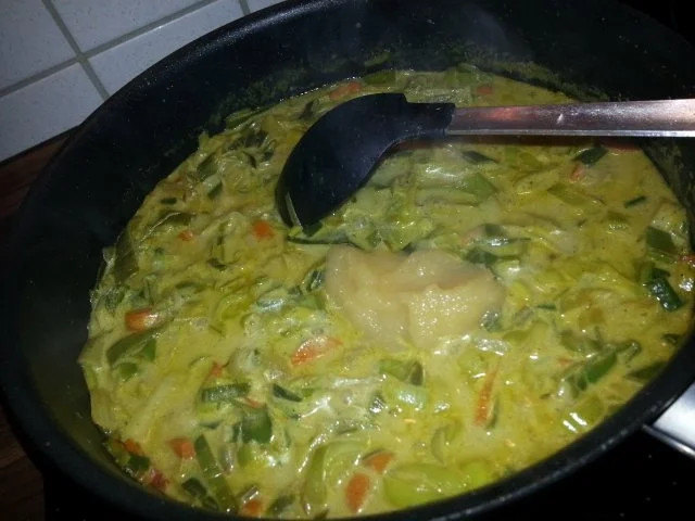 Rezept: Grünes Gemüsecurry mit scharfen Spießen Bild Nr. 7 Grünes Gemüsecurry mit scharfen Spießen - Rezept - Bild Nr. 7