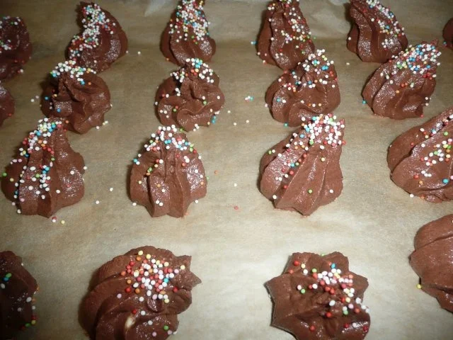 Weihnachtsgebäck : Schoko Plätzchen mit Schnee ! - Rezept