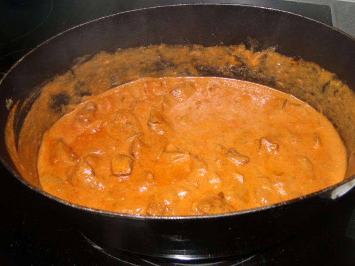 Schneller, einfacher, leckerer Gulasch nur mit Zwiebeln, geht ruckzuck - Rezept - Bild Nr. 2