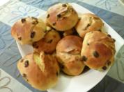Leicht beschwipste Rosinenbrötchen - Rezept