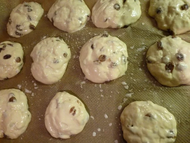 Rezept: Leicht beschwipste Rosinenbrötchen Bild Nr. 8 Leicht beschwipste Rosinenbrötchen - Rezept - Bild Nr. 8