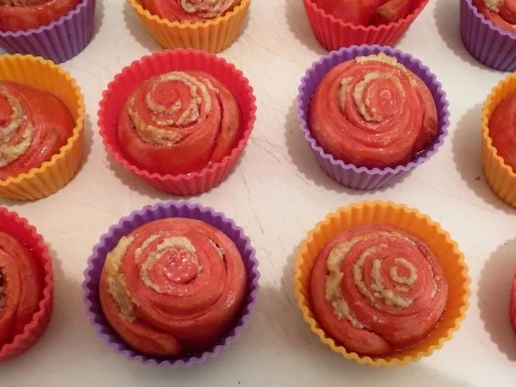 Rezept: Backen: Rosen-Muffins Bild Nr. 6 Backen: Rosen-Muffins - Rezept - Bild Nr. 6