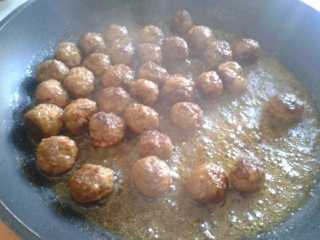 Rezept: Kürbiscremesüppchen mit "ssarfen" orientalischen Hackbällchen Bild Nr. 10 Kürbiscremesüppchen mit "ssarfen" orientalischen Hackbällchen - Rezept - Bild Nr. 10