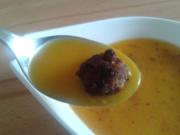 Kürbiscremesüppchen mit "ssarfen" orientalischen Hackbällchen - Rezept