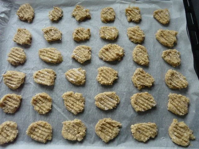 Rezept: Nuss-Haferflocken-Plätzchen Bild Nr. 3 Nuss-Haferflocken-Plätzchen - Rezept - Bild Nr. 3