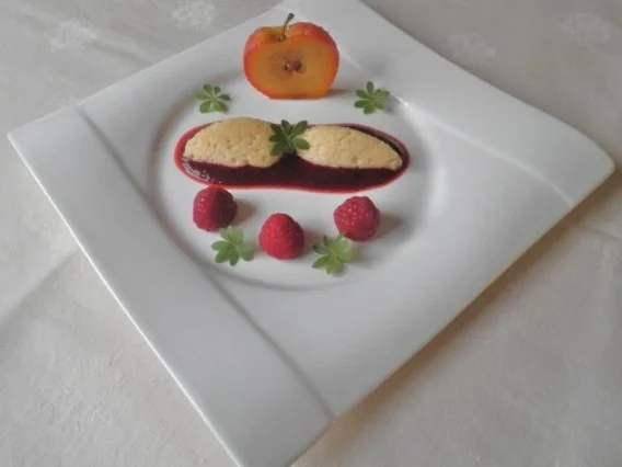 Steckrüben - Apfel - Mousse auf Rote Bete - Himbeer - Spiegel und Calvados - Apfel ... - Rezept - Bild Nr. 2
