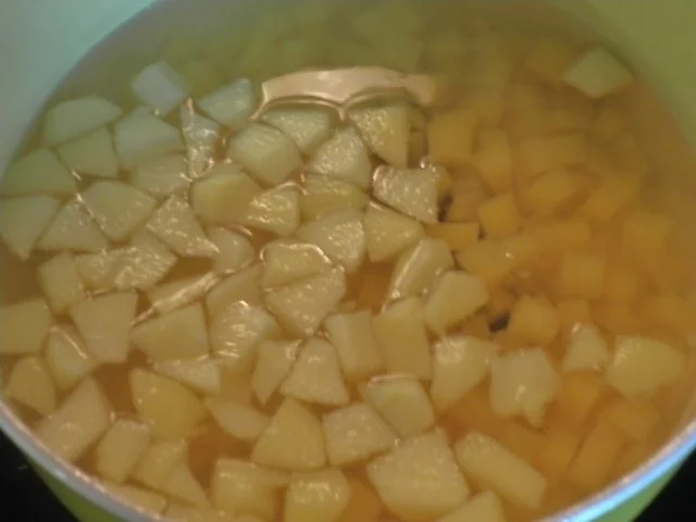 Steckrüben - Apfel - Mousse auf Rote Bete - Himbeer - Spiegel und Calvados - Apfel ... - Rezept - Bild Nr. 5