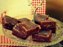 Weihnachtsplätzchen: Gefüllte Marzipan-Schokoladenbrötchen mit Rumglasur - Rezept