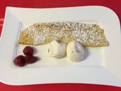 Dessert: Palatschinken mit Milcheis - Rezept